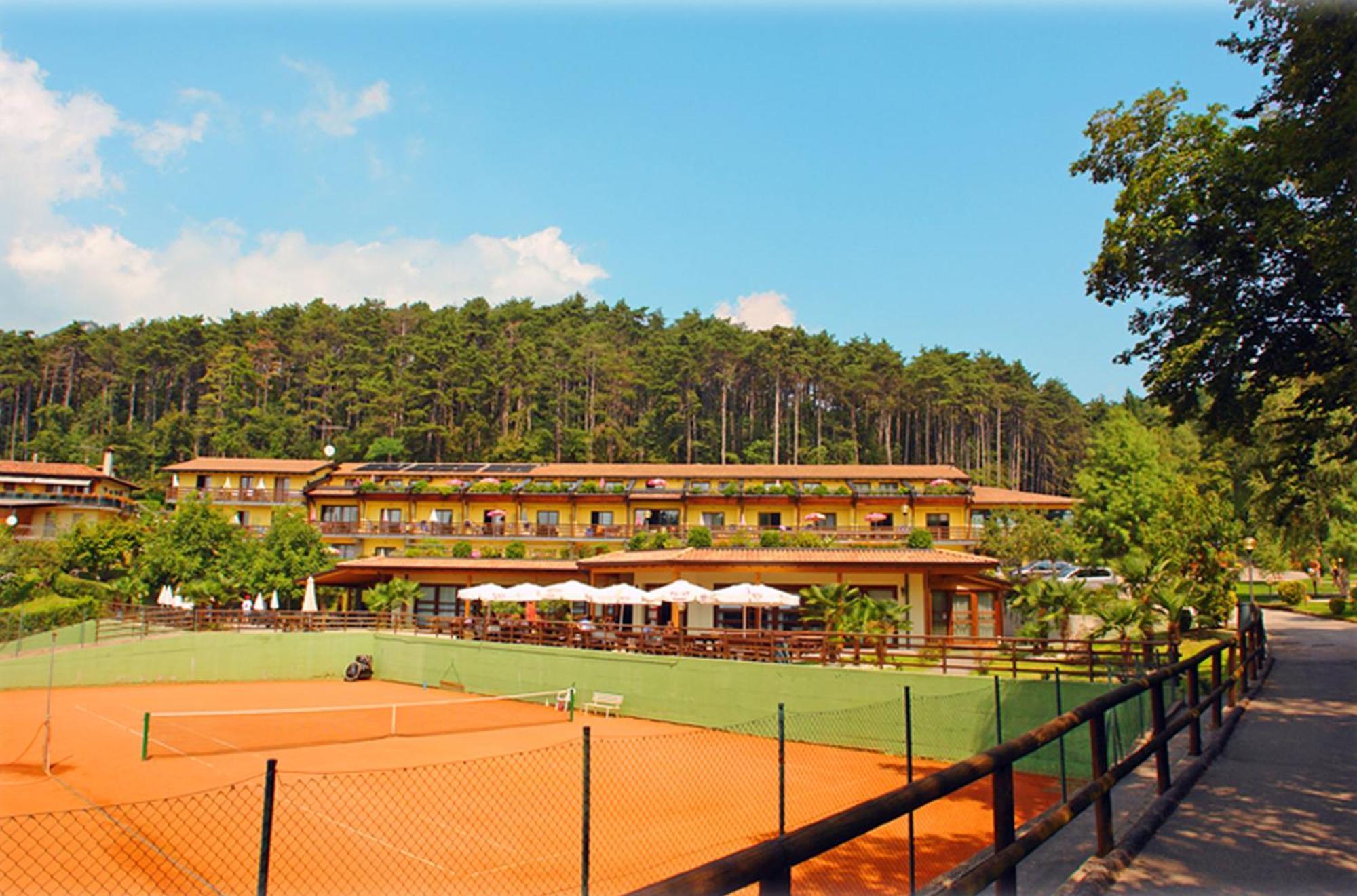 Hotel Residence Campi Tremosine Exterior photo