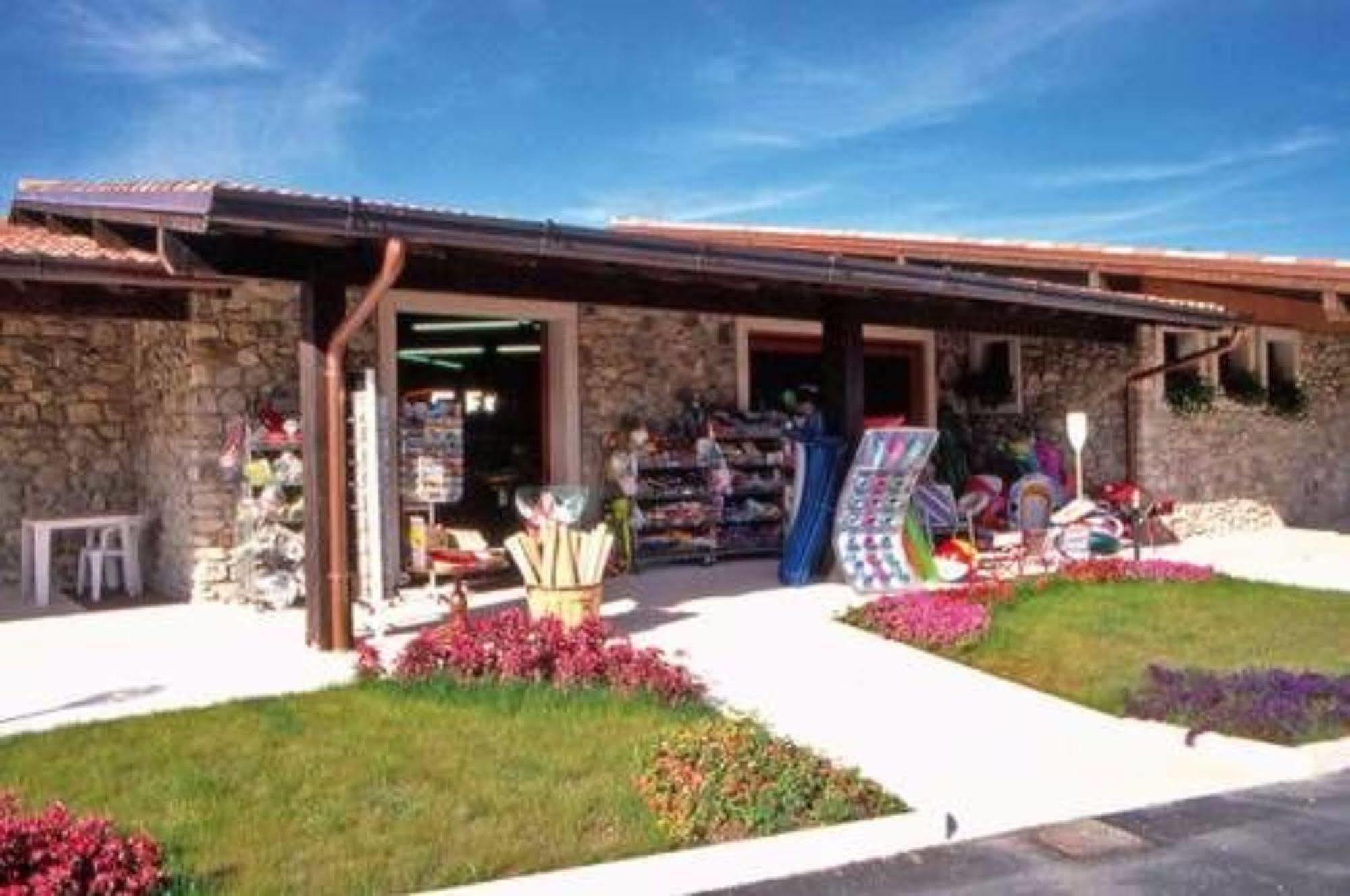 Hotel Residence Campi Tremosine Exterior photo